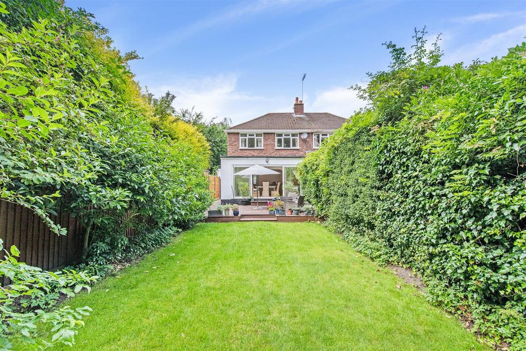 Boileau Road, Barnes, SW13 3 bed semidetached house £4,500 pcm (£