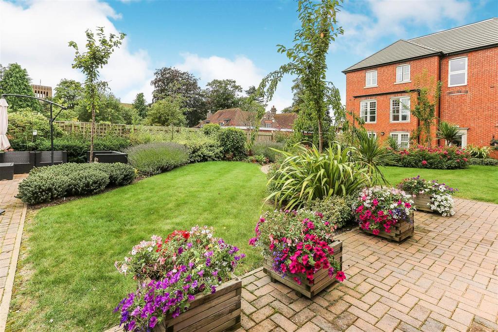 Dugdale Court, Coventry Road, Coleshill, Birmingham, B46 3AT 2 bed