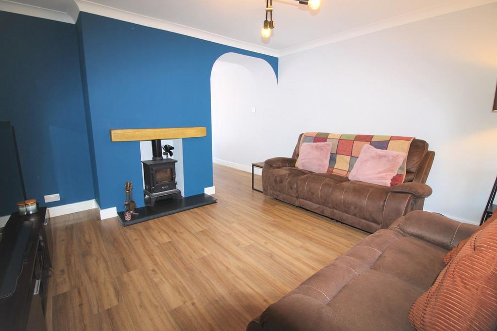Roslin Gardens, Bolton, BL1 3 bed terraced house £895 pcm (£207 pw)