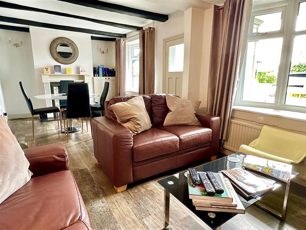 Living/dining room