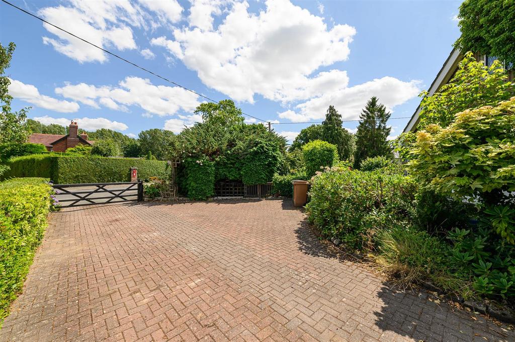 Stock Lane, Wybunbury, Nantwich 4 bed detached bungalow for sale £375,000