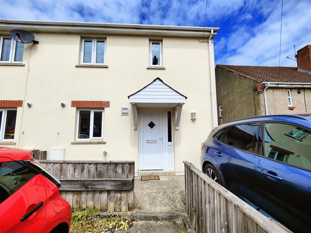 15 Winch Crescent, HAVERFORDWEST 3 bed semidetached house £750 pcm