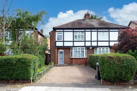 154 Devonshire Road, London, NW7 1DJ