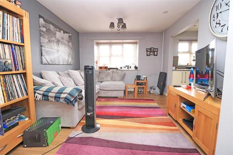 6 Tyssen Mead, Boreham, Chelmsford, CM3 3HX