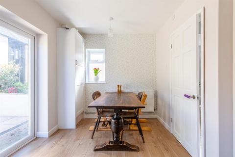 8 Hervey Road, Wells, BA5 3JD