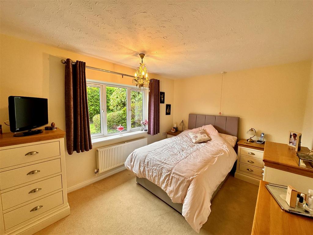 Principal bedroom