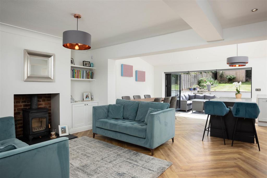 West Park Drive East, Leeds LS8 4 bed semidetached house for sale £