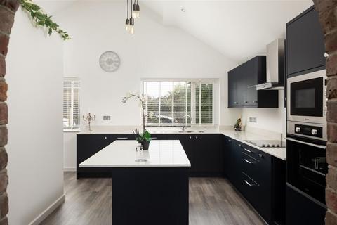 2 Barfield Crescent, Leeds, LS17 8RU