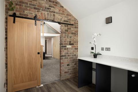 2 Barfield Crescent, Leeds, LS17 8RU