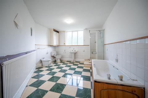 Alder Hill Lodge Stonegate Road, Leeds, LS6 4JG