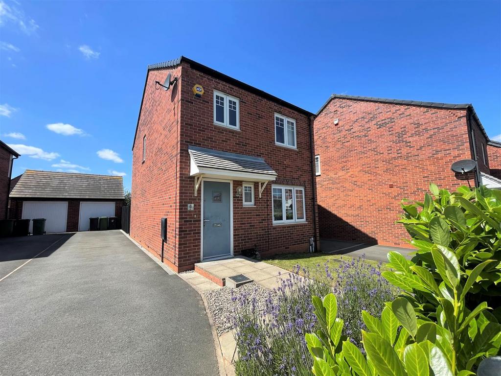 Greendale Road, Nuneaton 3 bed detached house for sale £290,000