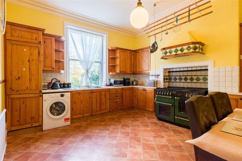 472 Harrogate Road, Leeds, LS17 6DN