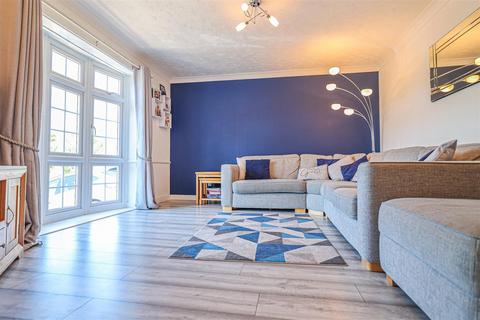 44 Northend, Hemel Hempstead, HP3 8TU