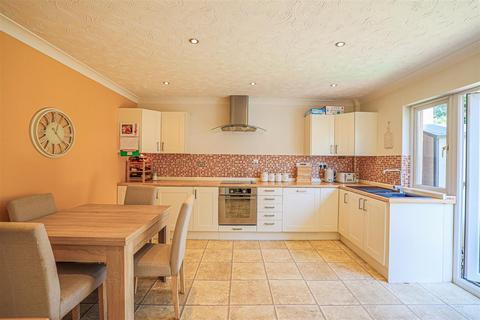 44 Northend, Hemel Hempstead, HP3 8TU