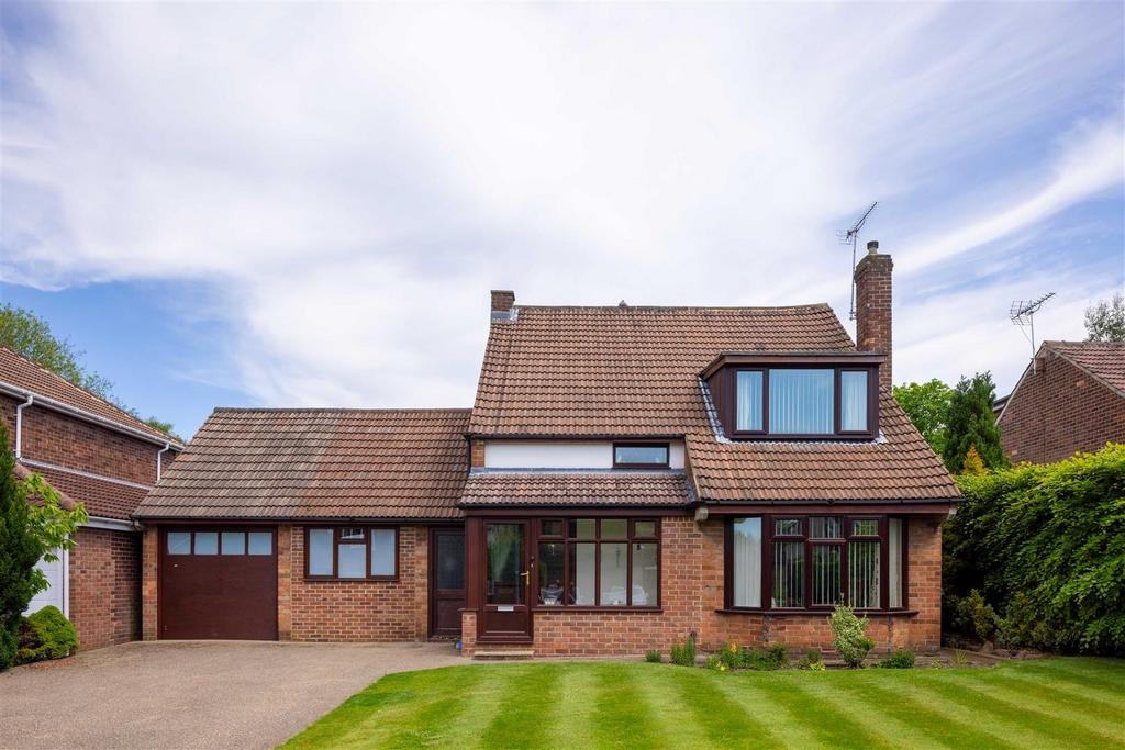 High Ash Avenue, Leeds LS17 4 bed detached house for sale £600,000