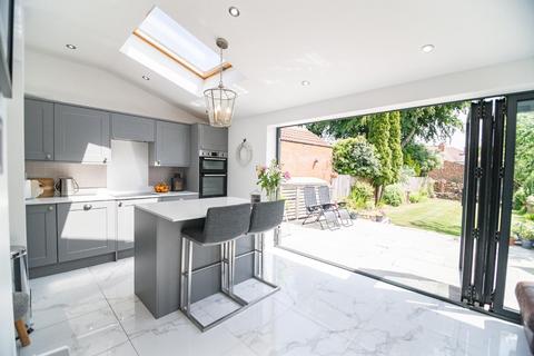 13 Barthorpe Crescent, Leeds, LS17 5PE