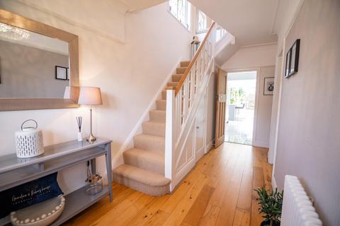 13 Barthorpe Crescent, Leeds, LS17 5PE