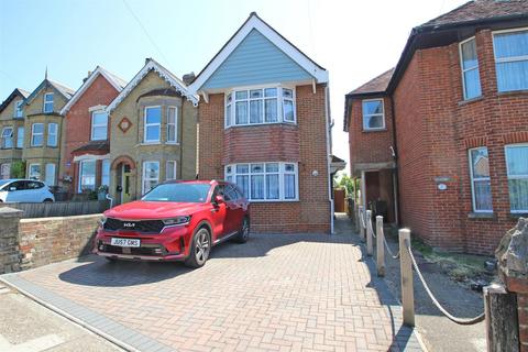 3 bedroom detached house for sale, York Avenue, East Cowes