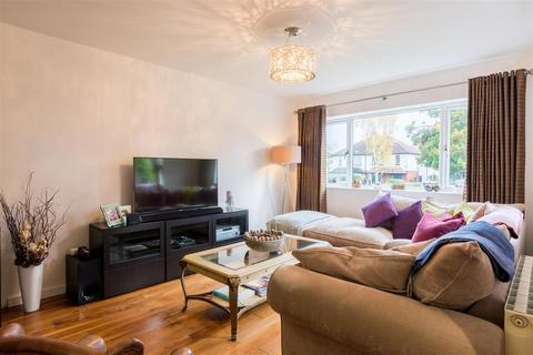 33 Broomfield, Leeds, LS16 6AE