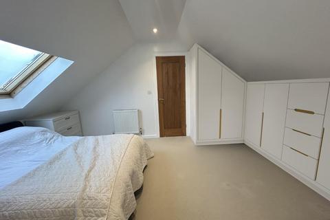 33 Broomfield, Leeds, LS16 6AE