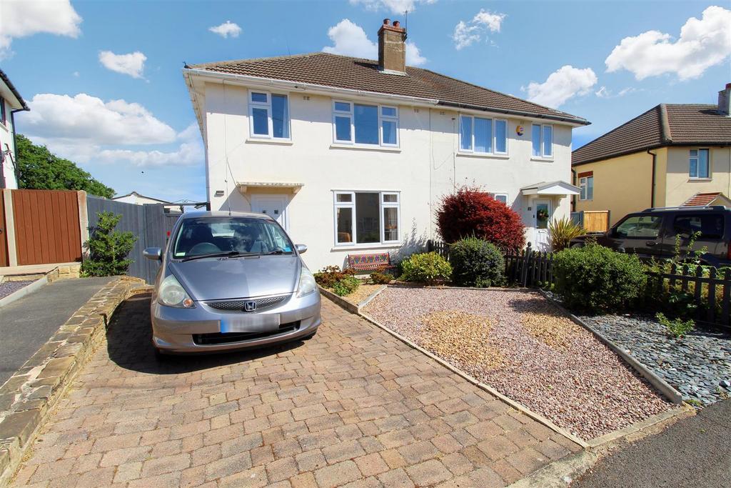 Crescent Royd, Almondbury, Huddersfield, HD5 8SL 3 bed semidetached