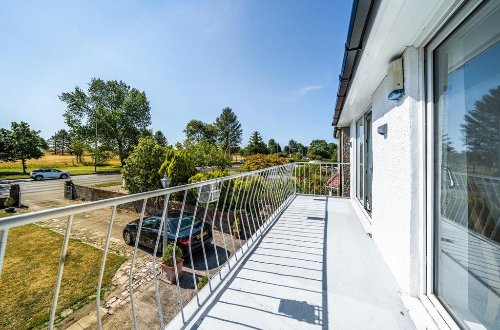 Mumbles Road, Blackpill, Swansea 4 bed detached house for sale £545,000