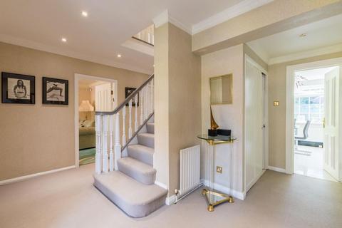 5 bedroom detached house for sale, Shadwell Park Court, Leeds LS17