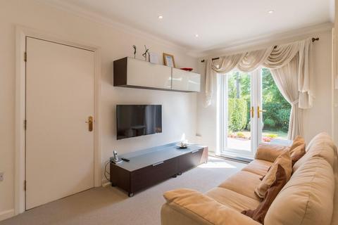 5 bedroom detached house for sale, Shadwell Park Court, Leeds LS17