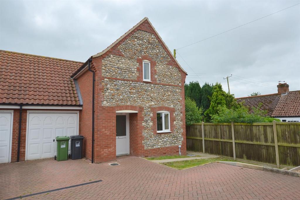Drurys Yard, Thorpe Road, Southrepps 3 bed semidetached house £900