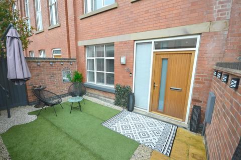 3 bedroom townhouse for sale, Cowper Street, Leicester