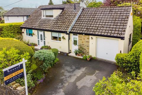 2 bedroom detached bungalow for sale, Lakeland Crescent, Leeds LS17