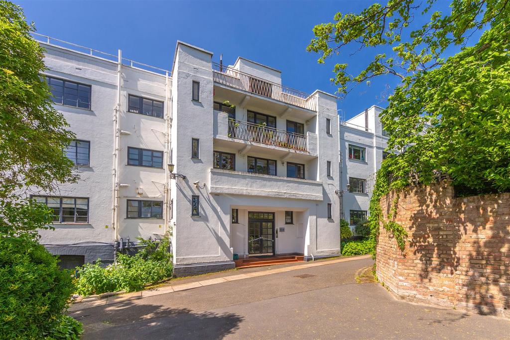 West Hill Court, Millfield Lane, Highgate, London, N6 3 bed flat for