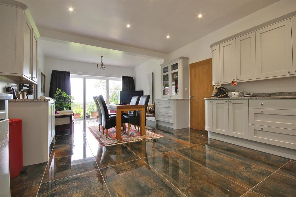 North Road, Lund, Driffield 2 bed detached bungalow £495,000