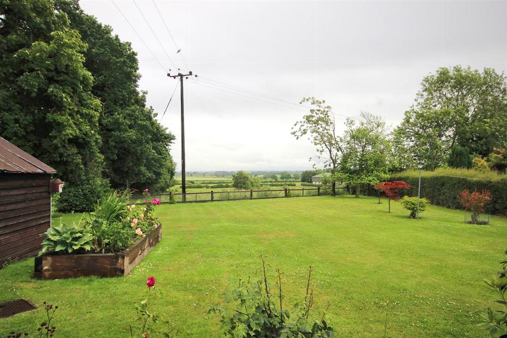 North Road, Lund, Driffield 2 bed detached bungalow £495,000