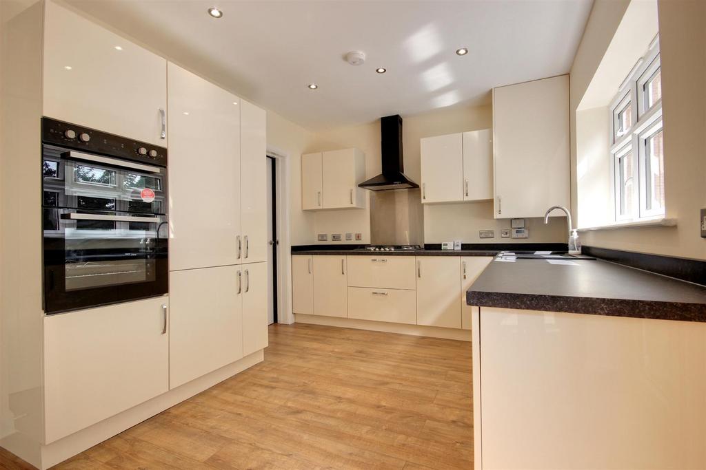 Cleminson Gardens, Cottingham 5 bed detached house for sale £500,000