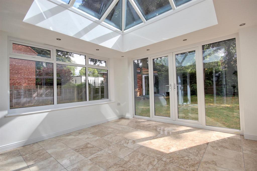 Cleminson Gardens, Cottingham 5 bed detached house for sale £500,000
