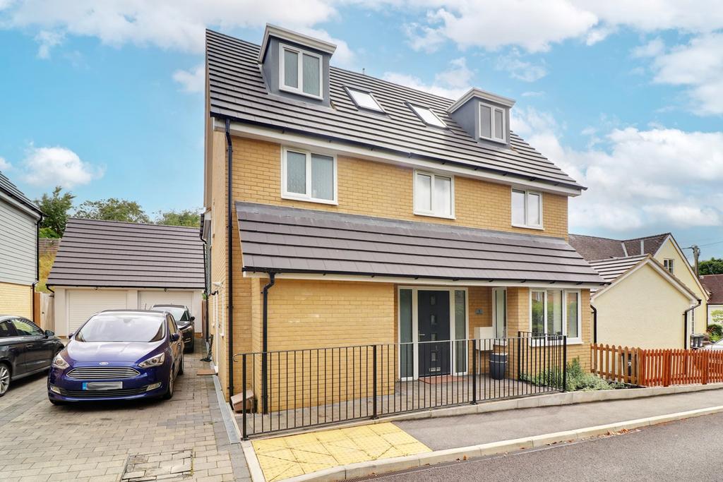 Parkland Place, Newport, Saffron Walden, CB11 5 bed detached house to