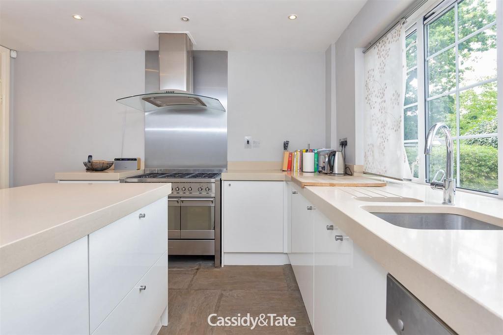 152 Marshalswick Lane 040.jpg