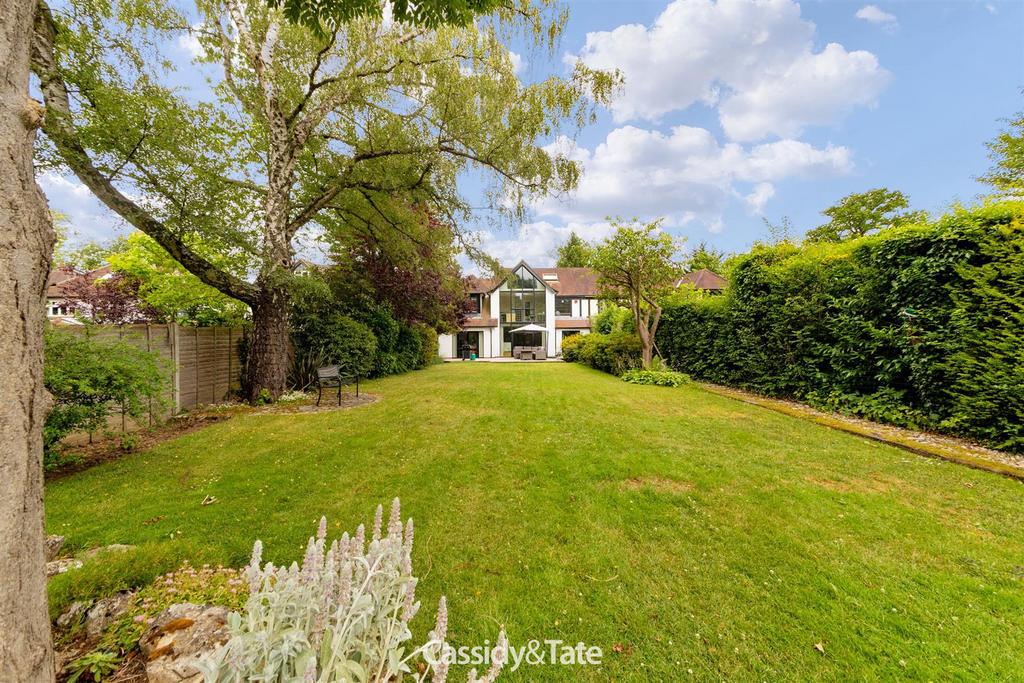 152 Marshalswick Lane Reshoot 002.jpg