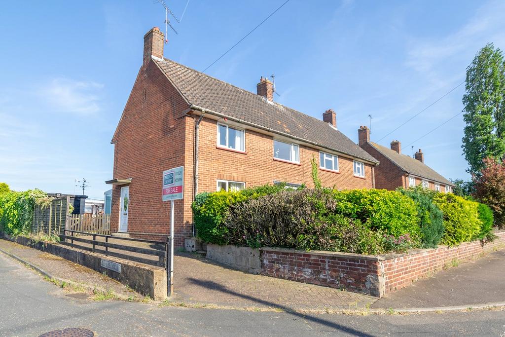 Lancaster Avenue, Fakenham, NR21 3 bed semidetached house £235,000