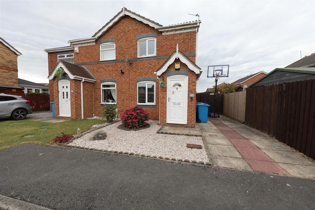 Charlestown Way, Hull 2 bed semidetached house for sale £165,000