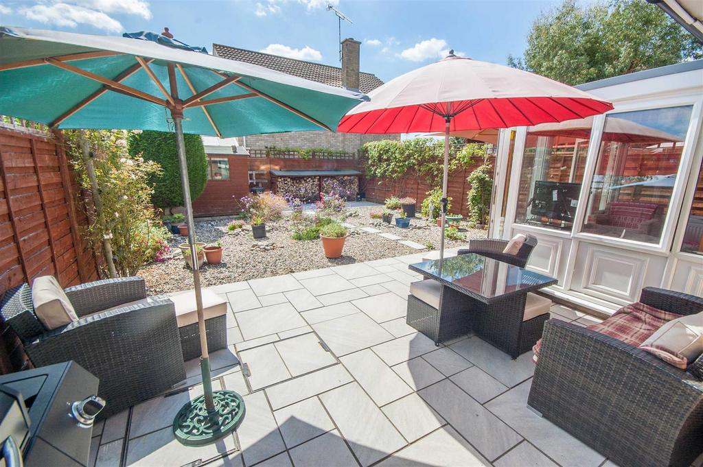 Patio2.jpg