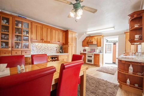 12 Brograve Close, Chelmsford, CM2 8YA