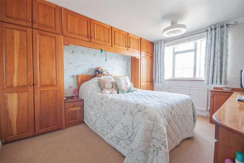 12 Brograve Close, Chelmsford, CM2 8YA