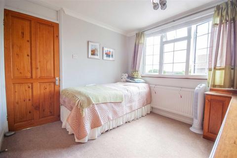 12 Brograve Close, Chelmsford, CM2 8YA