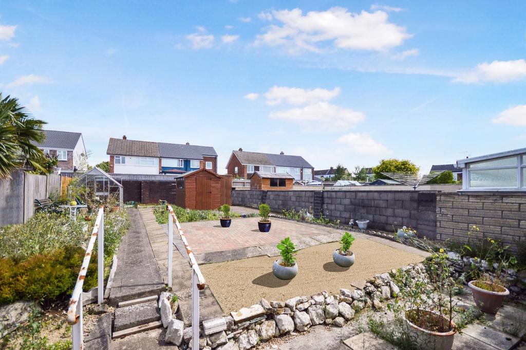 Brookdale Road, Headley Park, Bristol, BS13 3 bed semidetached house