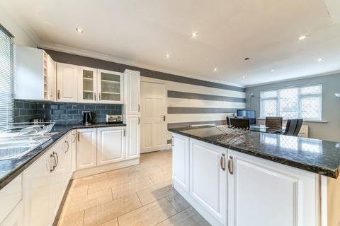 4 bedroom semi-detached house for sale, Bigginwood Road, London, SW16