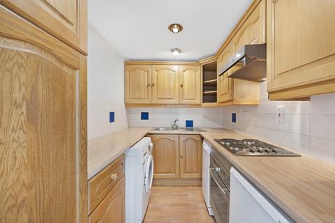 1 bedroom flat to rent, Campden Hill Gardens, W8