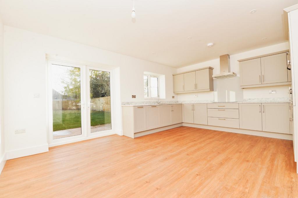 Ashley Road, Ashley, New Milton, BH25 3 bed semidetached house for