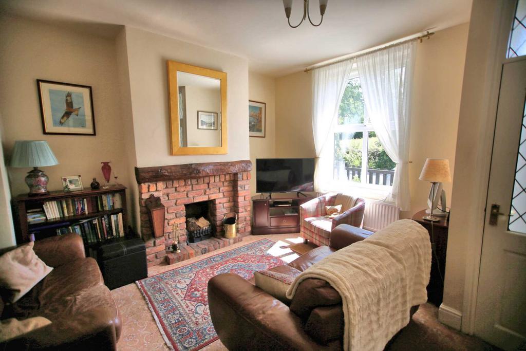 Clarke Lane, Bollington 2 bed terraced house £350,000